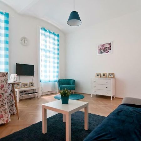 Marvelous Midtown Apartment Wien Eksteriør billede