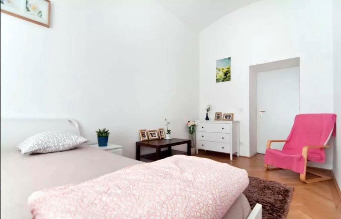 Marvelous Midtown Apartment Wien Eksteriør billede