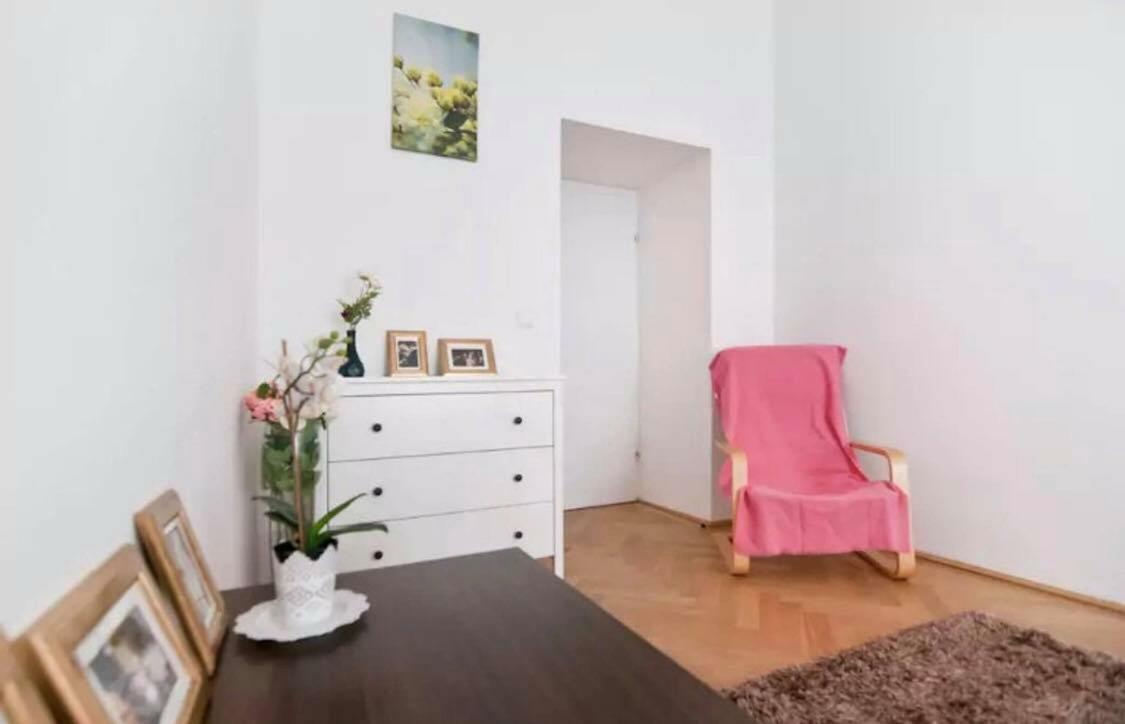 Marvelous Midtown Apartment Wien Eksteriør billede